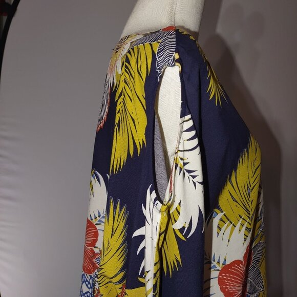 Melissa Paige Floral Print Asymmetrical Hem -Cold Shoulder-Blouse XL - Picture 3 of 5